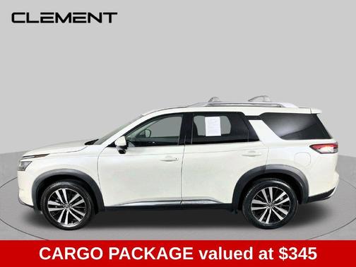 White 2023 Nissan Pathfinder Platinum