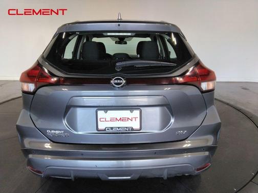 2022 Nissan Kicks SV