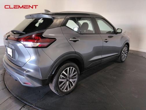 2022 Nissan Kicks SV