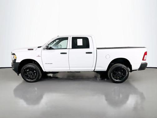 Bright White Clearcoat 2022 RAM 2500 Tradesman
