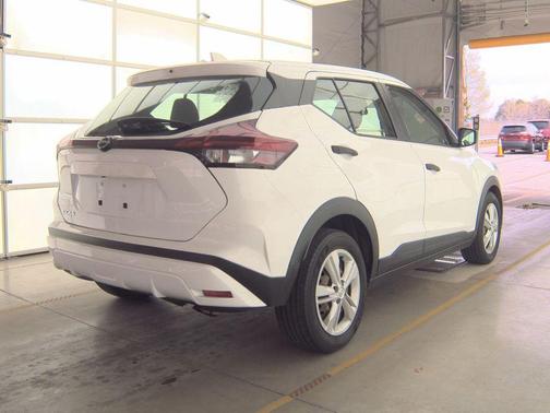 2023 Nissan Kicks S