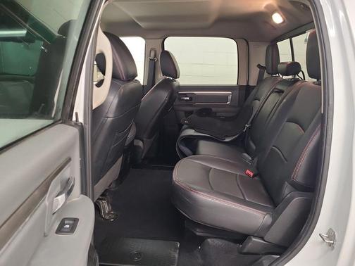 Bright White Clearcoat 2020 RAM 1500 Classic SLT