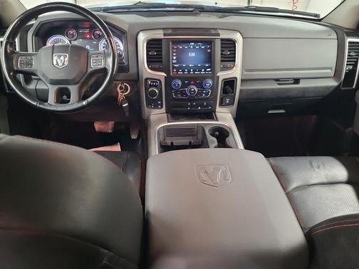 Bright White Clearcoat 2020 RAM 1500 Classic SLT