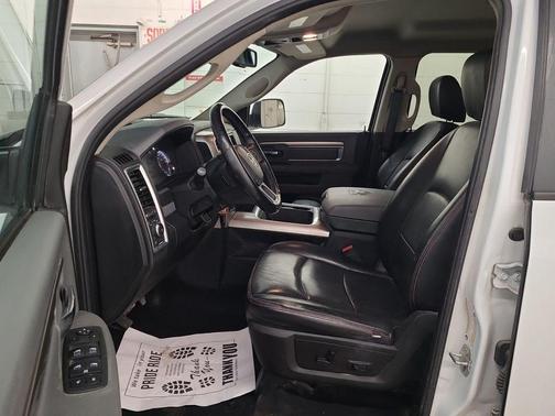 Bright White Clearcoat 2020 RAM 1500 Classic SLT