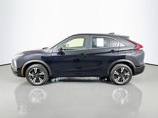 Labrador Black Pearl 2024 Mitsubishi Eclipse Cross SE