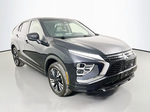 Labrador Black Pearl 2024 Mitsubishi Eclipse Cross SE