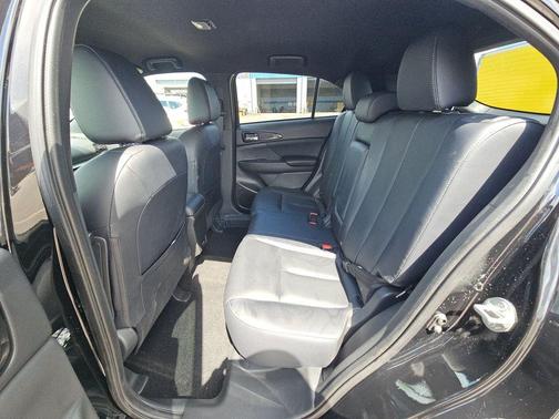 Labrador Black Pearl 2024 Mitsubishi Eclipse Cross SE