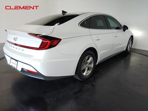 2022 Hyundai SONATA SE