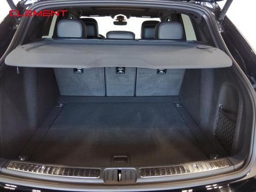 2022 Porsche Macan Base