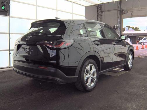 Crystal Black Pearl 2025 Honda HR-V LX