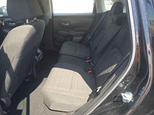 Crystal Black Pearl 2025 Honda HR-V LX