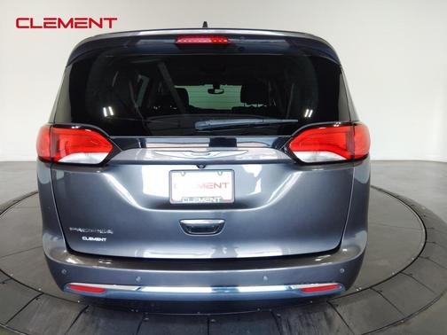 2020 Chrysler Pacifica Touring-L