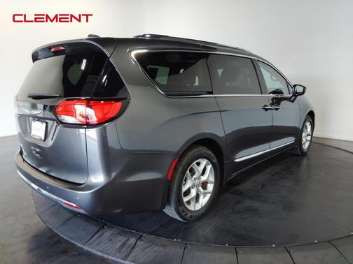 2020 Chrysler Pacifica Touring-L