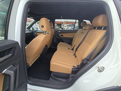 Pure White 2022 Volkswagen Tiguan 2.0T SE