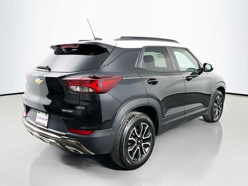 Mosaic Black Metallic 2023 Chevrolet Trailblazer ACTIV