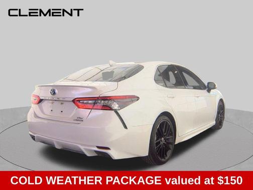 Pearl 2022 Toyota Camry Hybrid XSE