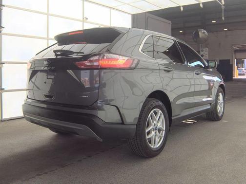 Gray Metallic 2021 Ford Edge SEL