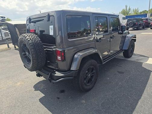 Granite Crystal Clearcoat Metallic 2017 Jeep Wrangler Unlimited Sahara