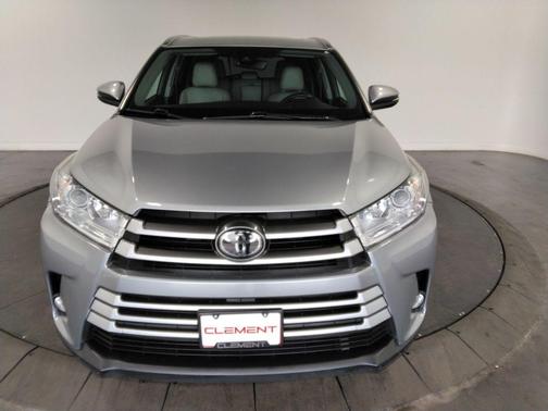 2017 Toyota Highlander SE