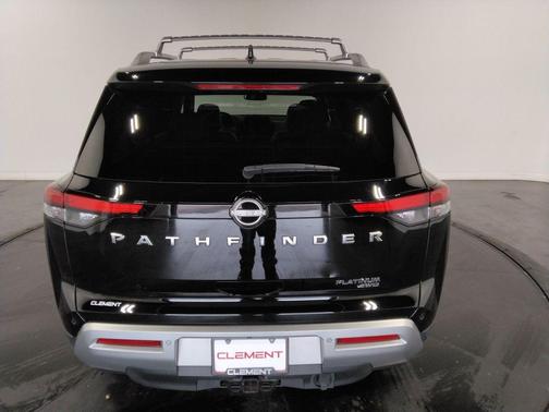 2022 Nissan Pathfinder Platinum
