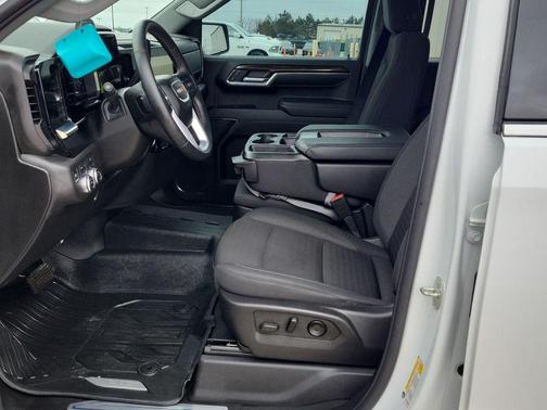 Summit White 2024 GMC Sierra 1500 SLE