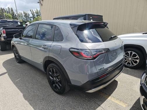 Urban Gray Pearl 2024 Honda HR-V Sport