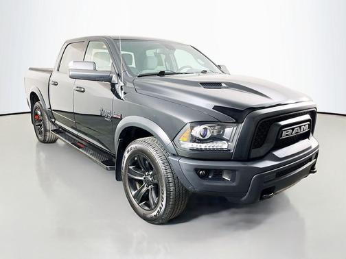 Diamond Black 2022 RAM 1500 Classic SLT