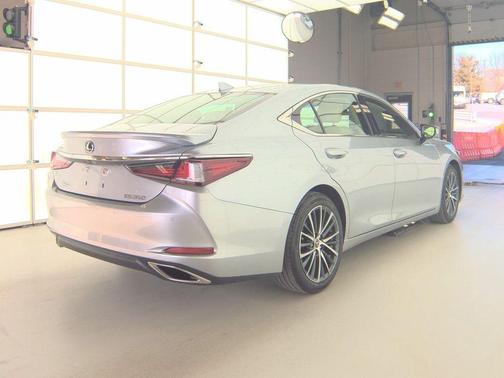 2022 Lexus ES 350 Base