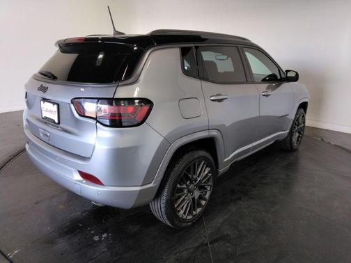 2022 Jeep Compass Altitude
