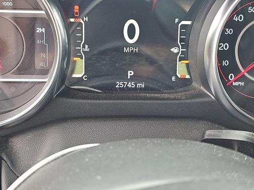 Firecracker Red Clearcoat 2022 Jeep Gladiator Rubicon