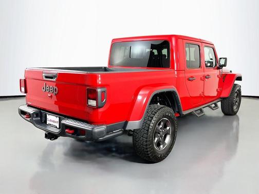 Firecracker Red Clearcoat 2022 Jeep Gladiator Rubicon