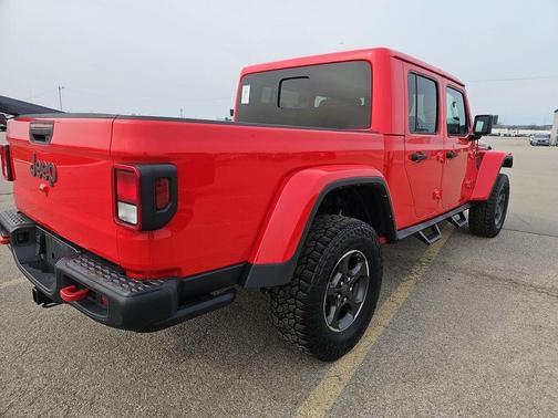 Firecracker Red Clearcoat 2022 Jeep Gladiator Rubicon