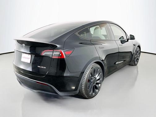 2024 Tesla Model Y Performance