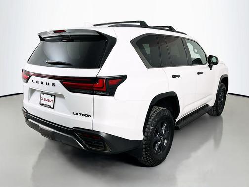 2025 Lexus LX 700h Overtrail