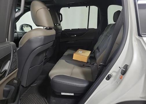 2025 Lexus LX 700h Overtrail