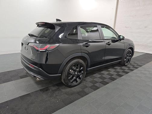 Crystal Black Pearl 2024 Honda HR-V Sport