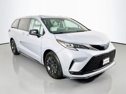 Cement 2024 Toyota Sienna XSE 7 Passenger