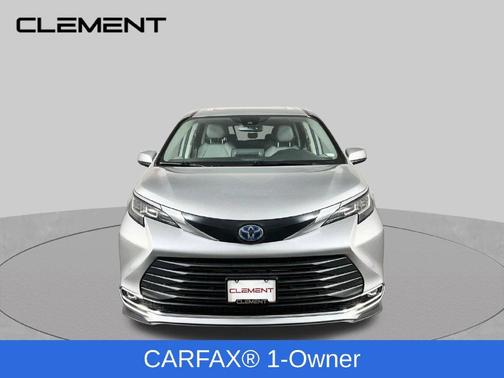 Celestial Silver Metallic 2023 Toyota Sienna XLE