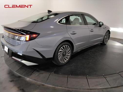2024 Hyundai SONATA Hybrid SEL