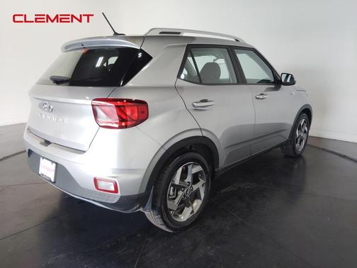 2024 Hyundai VENUE SEL