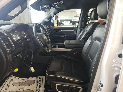 Bright White Clearcoat 2023 RAM 1500 Laramie