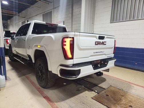 2025 GMC Sierra 2500 Denali