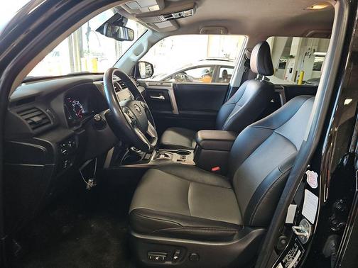 Midnight Black Metallic 2024 Toyota 4Runner SR5 Premium