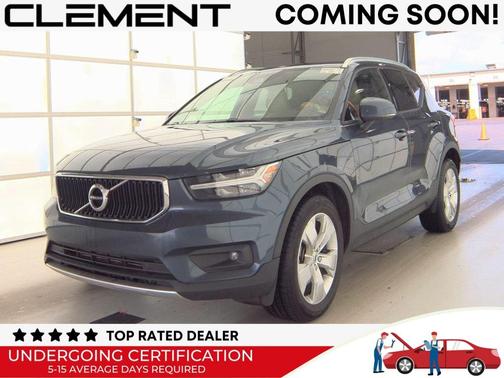 2022 Volvo XC40 T5 Momentum