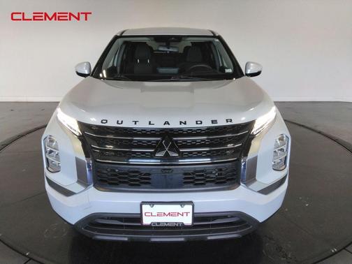 2023 Mitsubishi Outlander ES