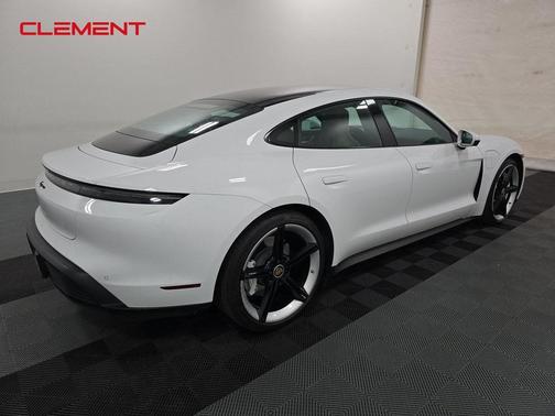 2022 Porsche Taycan Base