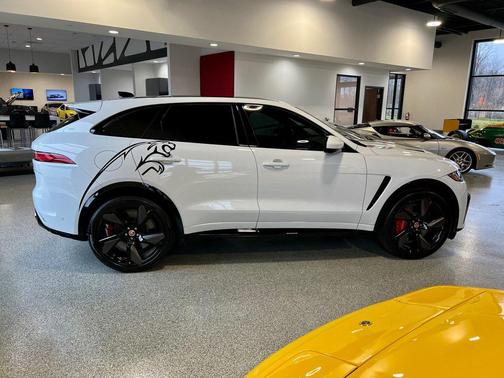 2022 Jaguar F-PACE SVR