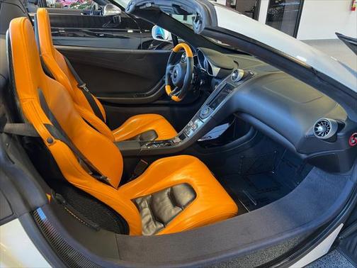 2013 McLaren MP4-12C Base