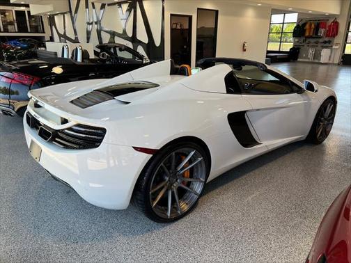 2013 McLaren MP4-12C Base
