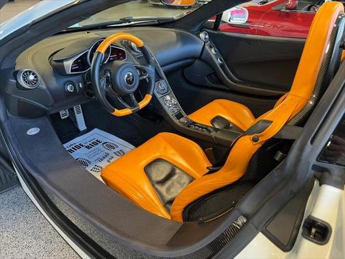 2013 McLaren MP4-12C Base